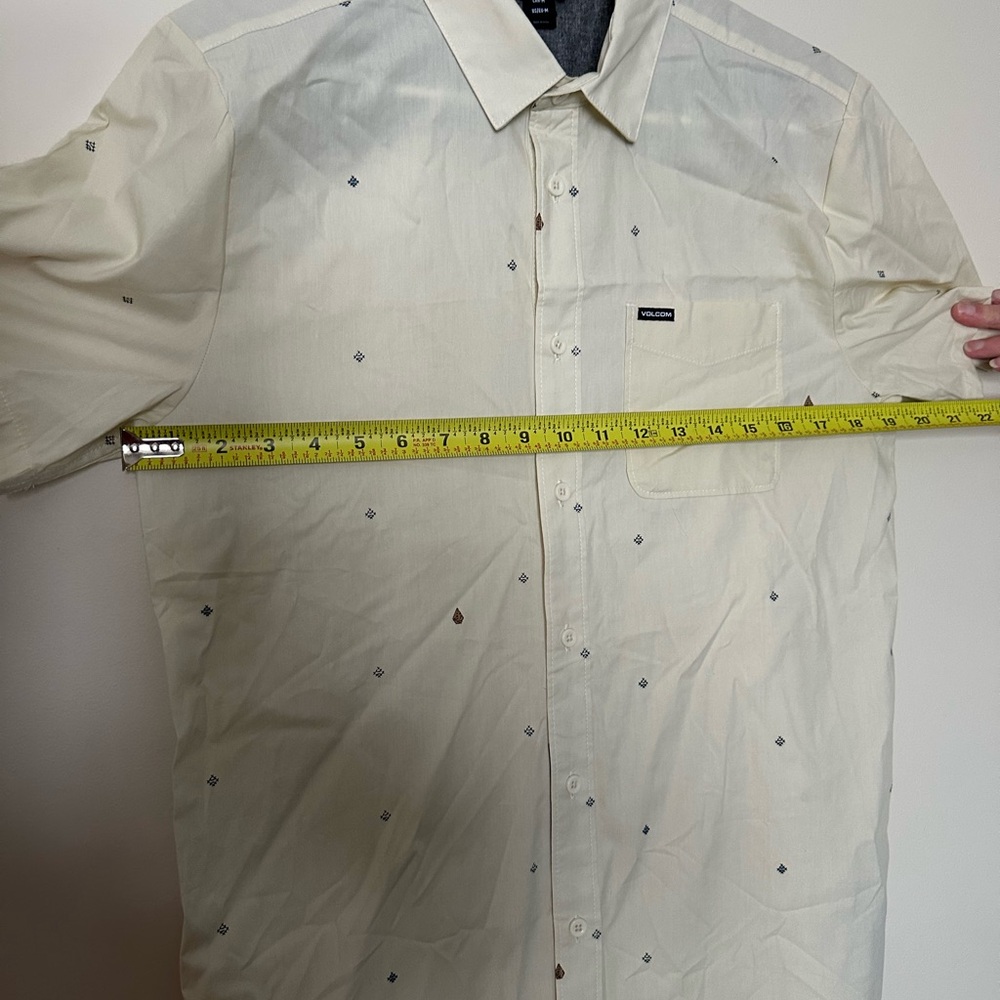 Volcom Men's Cream/Yellow Patterned Button Down Shirt‎ - Picture 6 of 9
